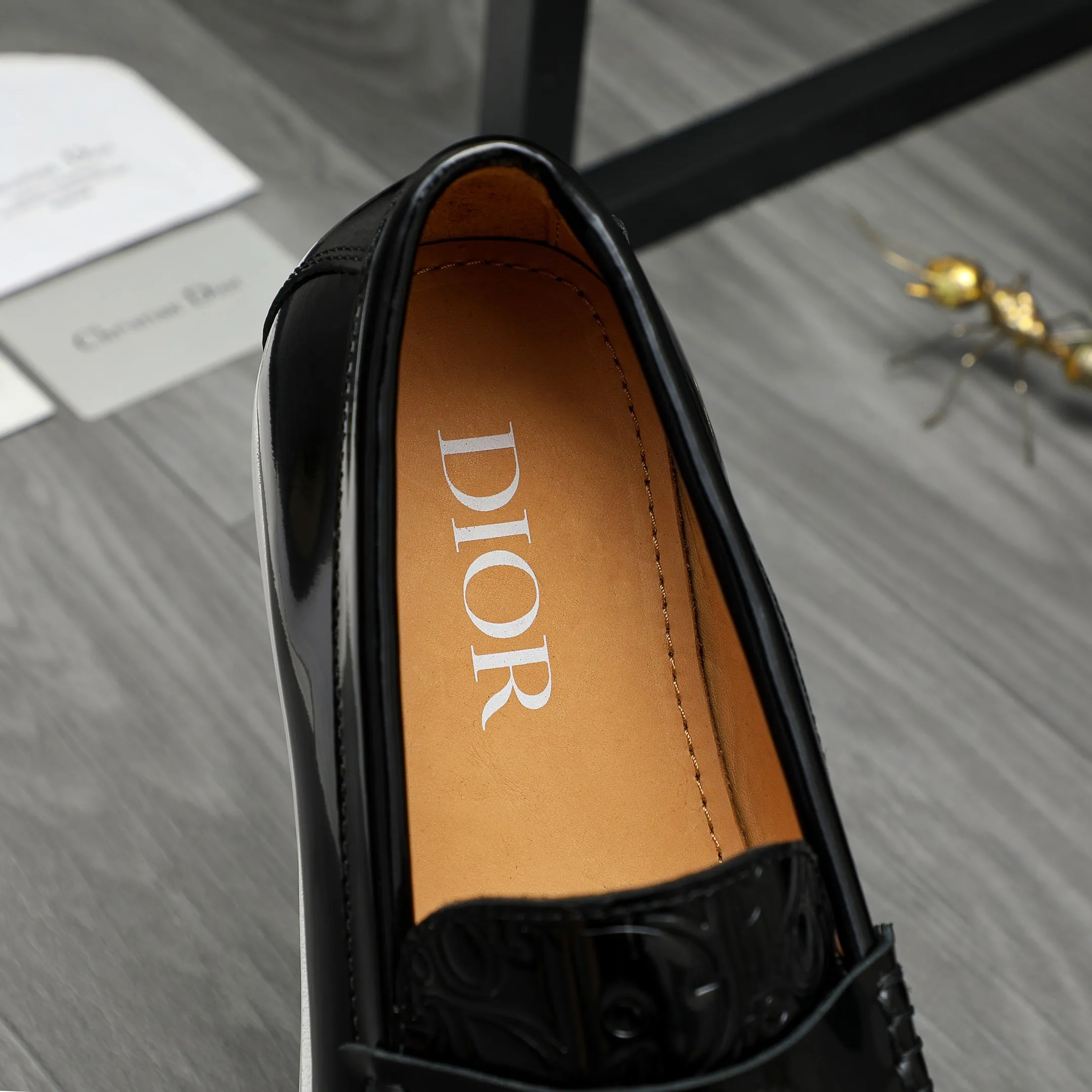 Men's shoes 💰460 Product trademark: Dior "Dior" casual slip-on leather shoes Regular size: 39-44 Product material: Selected pearlescent cowhide embossed upper, cowhide lining, rubber outsole
